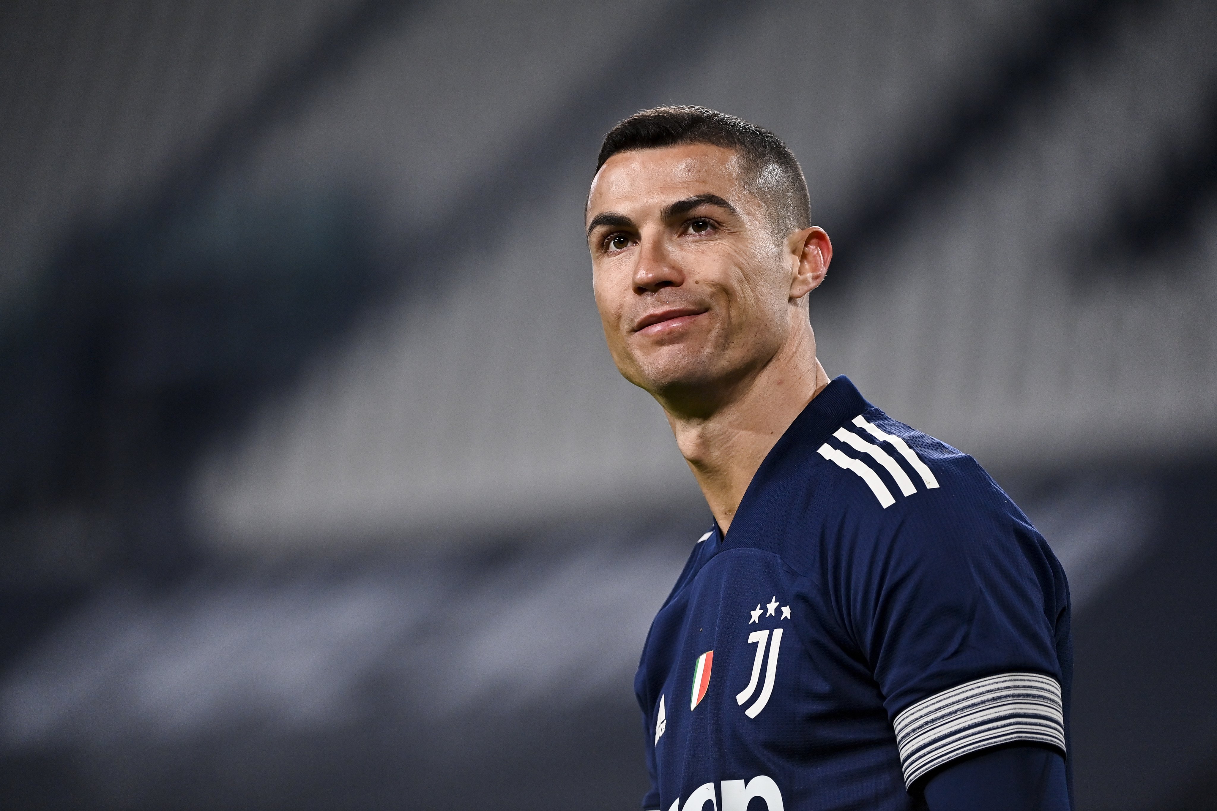 Cristiano Ronaldo ghi bàn vào lưới Sassuolo tại Serie A rạng sáng 11/1. Ảnh: Getty.