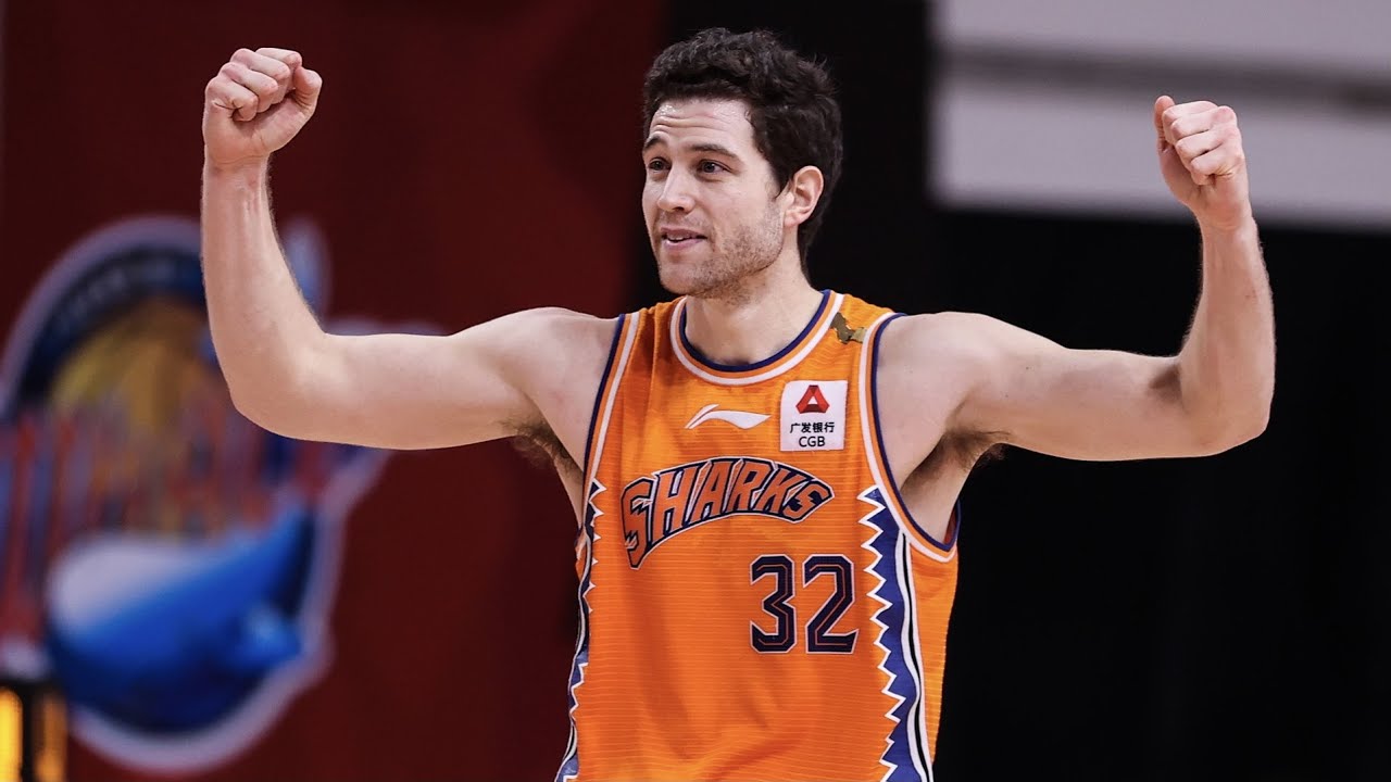 Jimmer Fredette có màn trình diễn xuất sắc ở giải nhà nghề Trung Quốc.