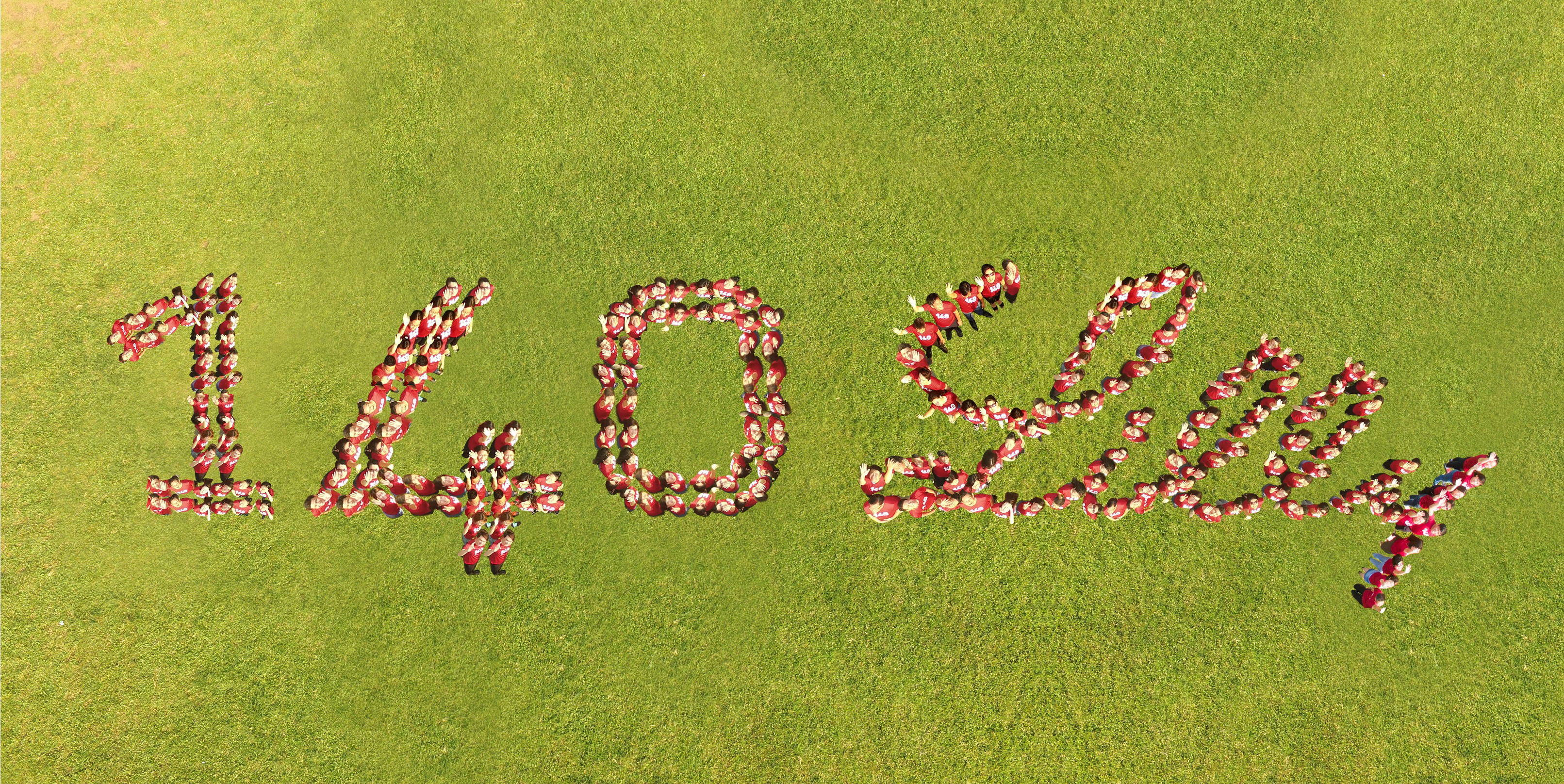 Lilly becomes first drugmaker to hit $1 trillion valuation on weight-loss demand - Ảnh 2.