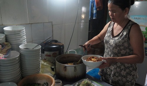 Ho Chi Minh City’s beloved ‘mi Quang’ serves comfort — and community — by the bowl- Ảnh 3.