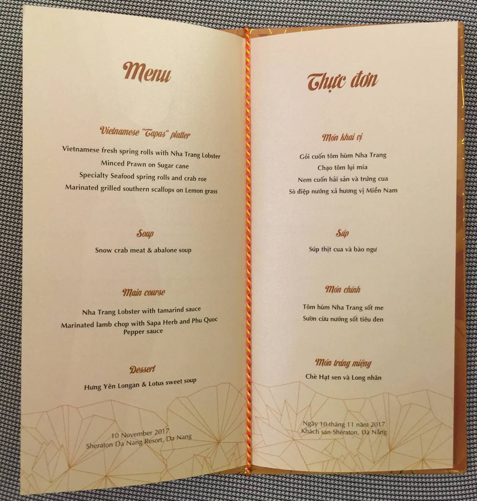The menu of Vietnam’s gala dinner to receive leaders of 21 APEC member economies in Da Nang, November 10, 2017. Photo: Tuoi Tre
