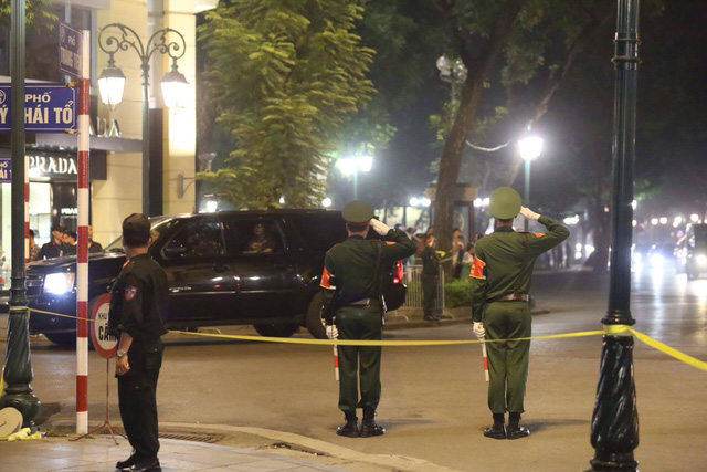 U.S. President Donald Trump’s motorcade is pictured on the streets of Hanoi, November 11, 2017. Photo: Tuoi Tre