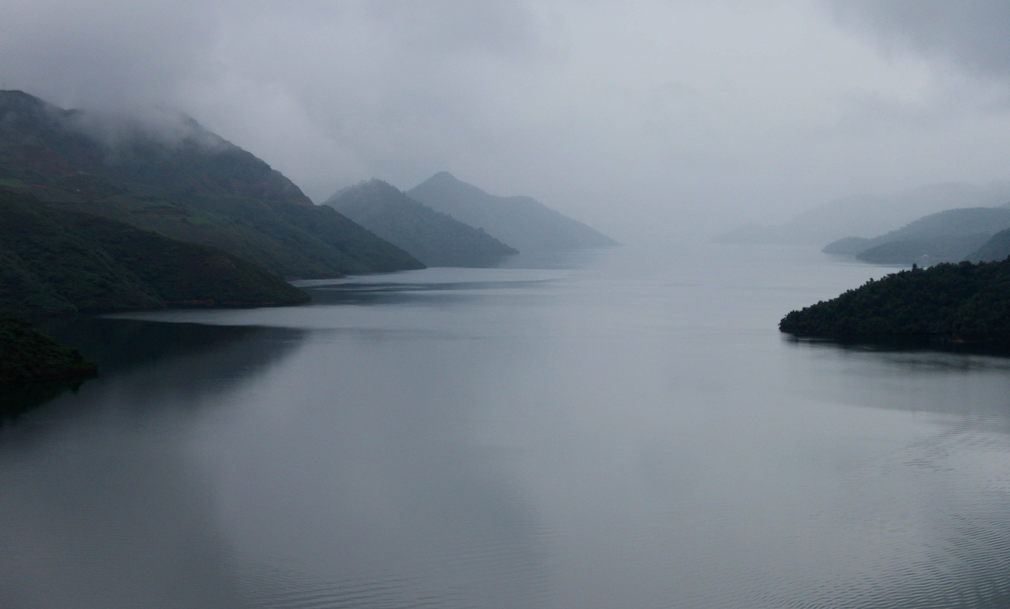 Nam Mu branch resembles a picturesque painting of still water. Photo: Thu Hue
