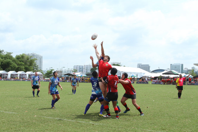 Players during a game at the Hockey Festival. Photo: Tuoi Tre