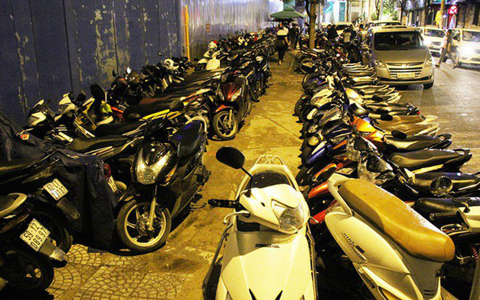 Ho Chi Minh City orders shutdown of sidewalk parking lots