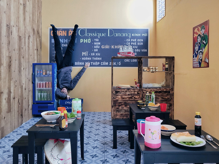 A reverse restaurant, with food ready at the Upside Down World in Da Nang. Photo: Tuoi Tre