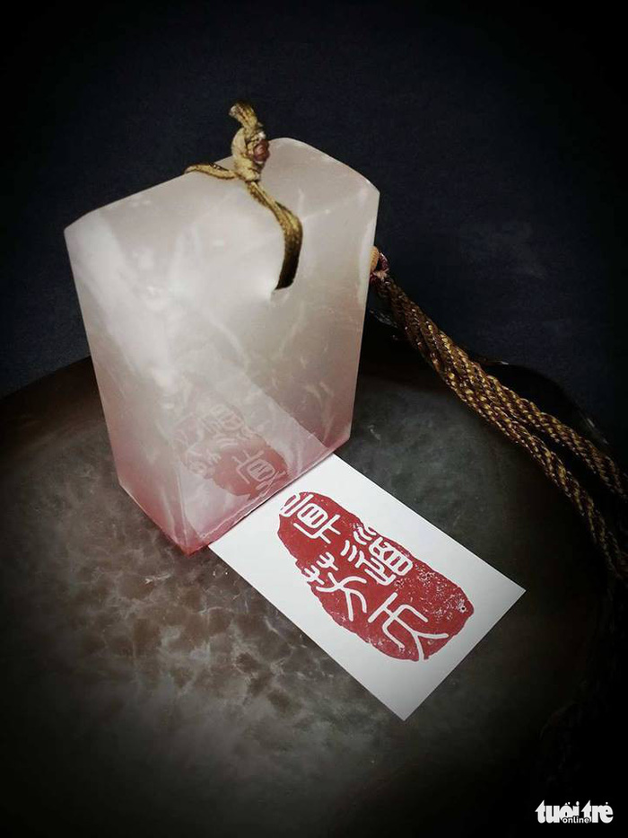 A seal made from precious stone. Photo: Tuoi Tre