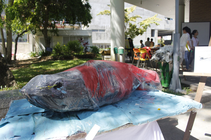 An object describing a 145-kilogram sea lion waddled in a nylon bag on the Canadian coast is seen at the ‘Plastic Monster’ exhibition in Da Nang, Vietnam, June 30 and July 1, 2018. Photo: Tuoi Tre