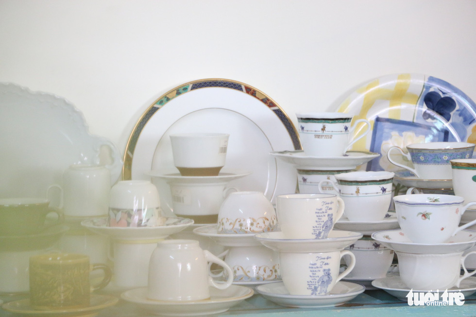 Japanese-style pottery sold at 