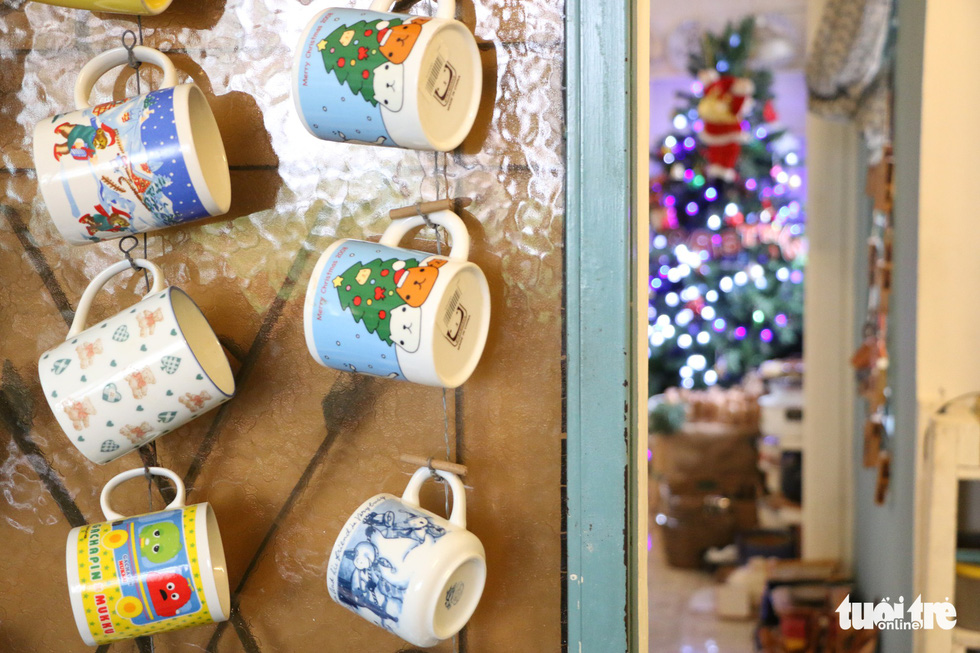 Japanese-style pottery sold at 