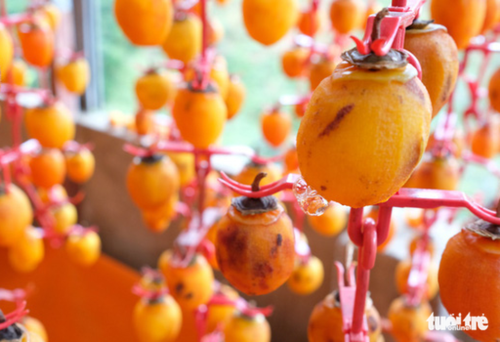 The fruit forms a delicate surface with dust-like particles. Photo: Tuoi Tre
