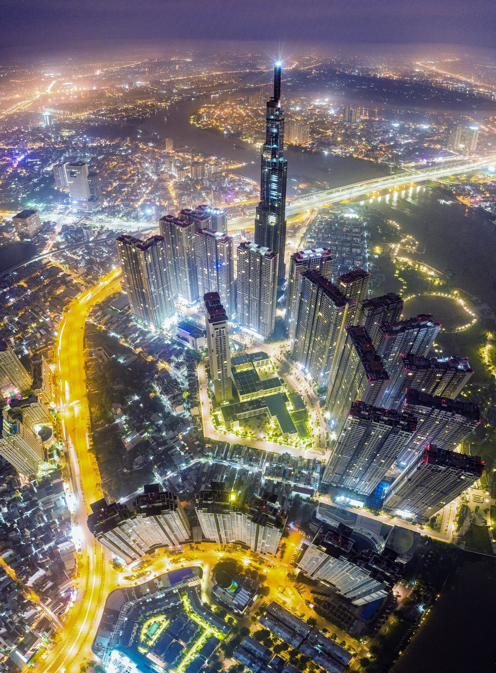 An aerial view of the Landmark 81 and the Vinhomes Central Park residential area. Photo: Nguyen Tan Tuan
