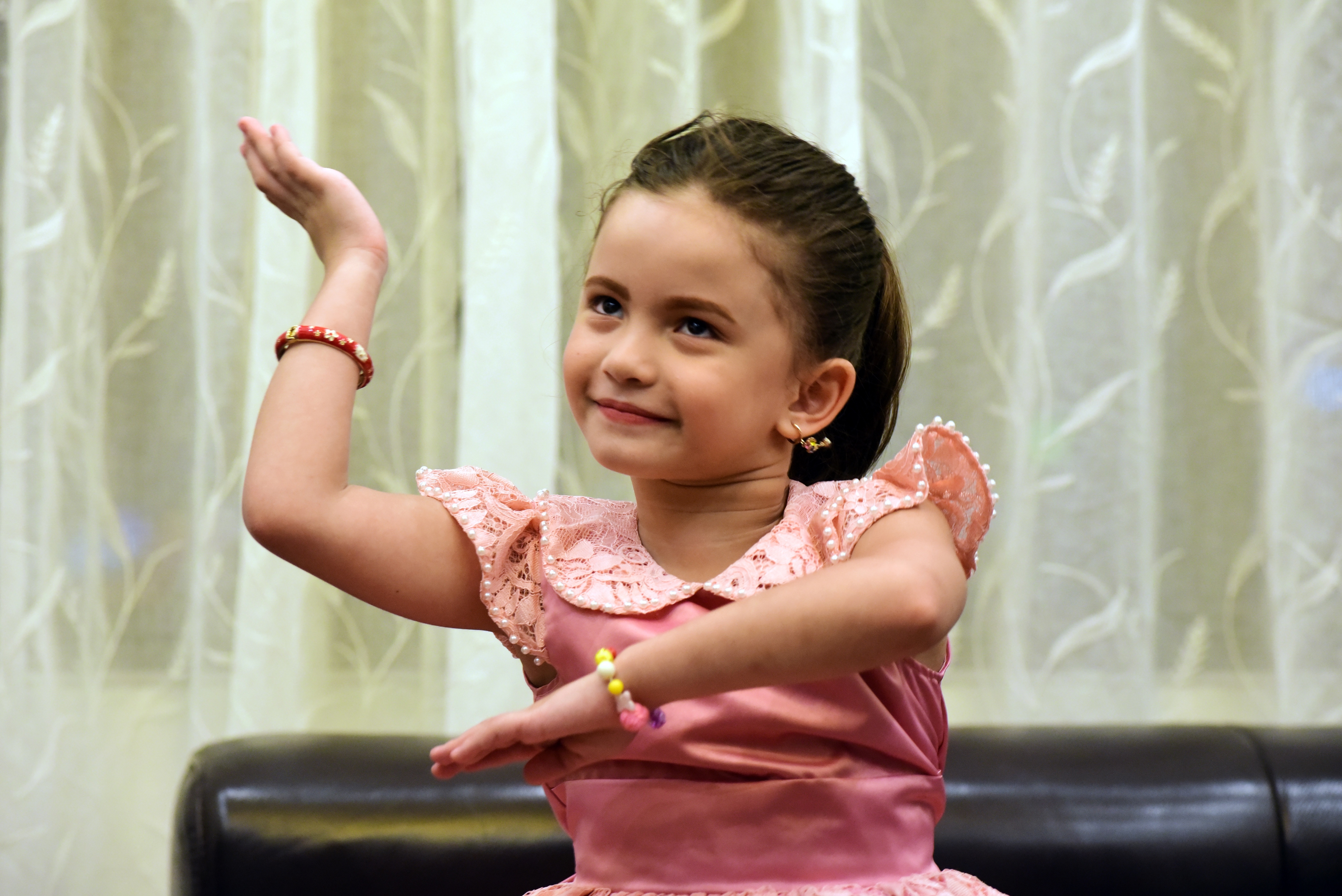 Swar Mnemosyne Ricafort, 6. Photo: Duyen Phan/ Tuoi Tre