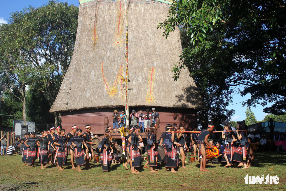 Artists play the gongs to celebrate new communal houses at the Gong Festival in the Central Highlands province of Gia Lai. Photo: Tuoi Tre