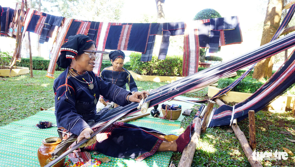 Women weave brocade at the Gong Festival in the Central Highlands province of Gia Lai. Photo: Tuoi Tre