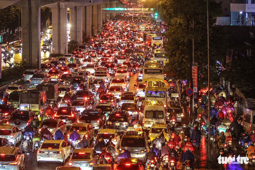 A traffic congestion on Nguyen Trai Street in Hanoi on December 28, 2018. Photo: Tuoi Tre
