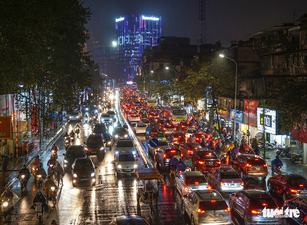 A traffic congestion on Pham Ngoc Thach Street in Hanoi on December 28, 2018. Photo: Tuoi Tre