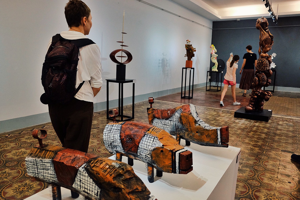 Ku Kao Khai’s pig sculptures are displayed at an exhibition in Ho Chi Minh City, Vietnam, December 2018. Photo: Tuoi Tre