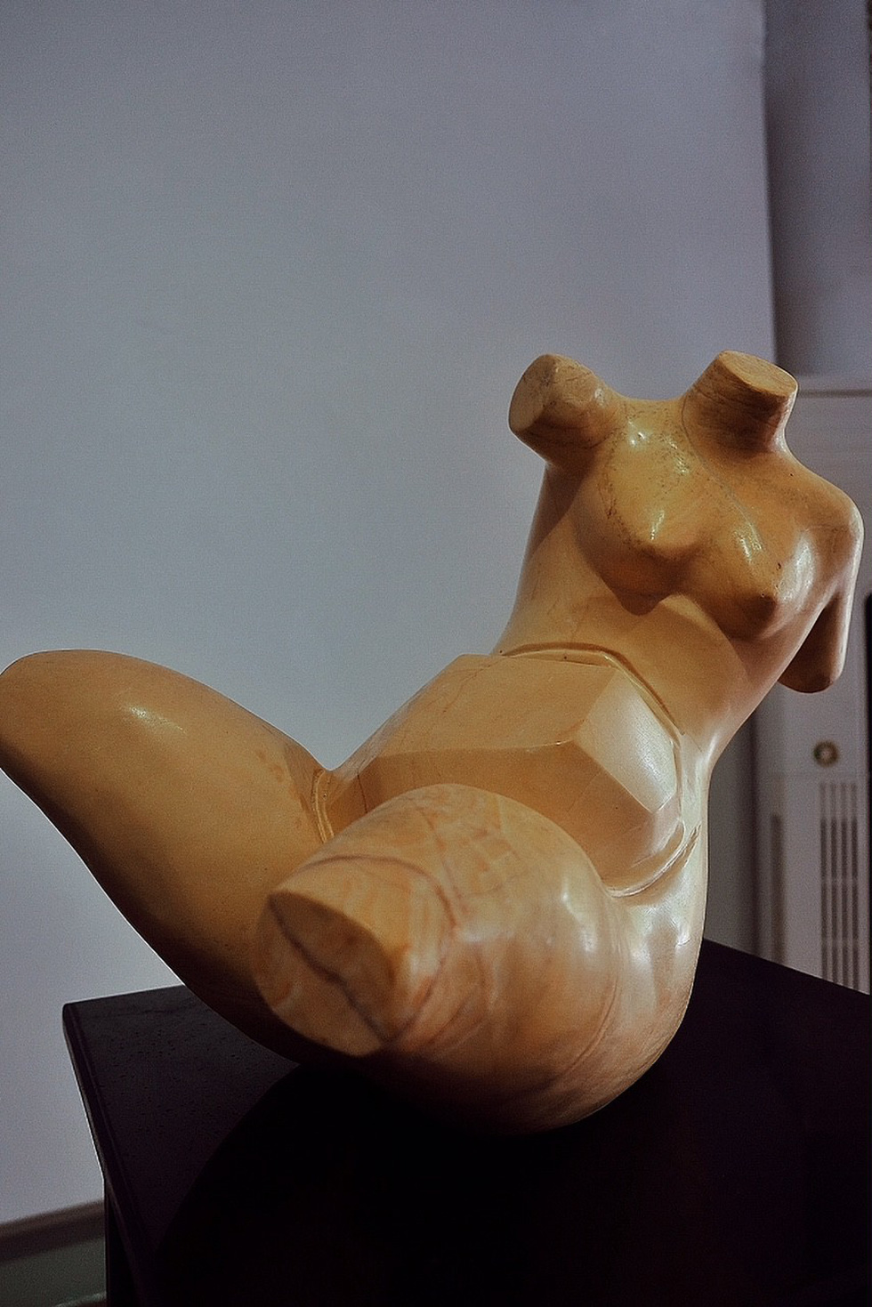 Phan Phuong’s Nude 2 at an exhibition in Ho Chi Minh City, Vietnam, December 2018. Photo: Tuoi Tre