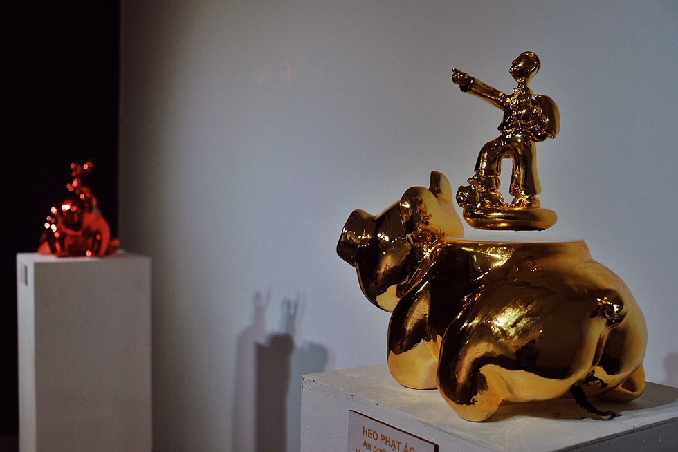 Pham Thai Binh’s Crime Punishment Pig at an exhibition in Ho Chi Minh City, Vietnam, December 2018. Photo: Tuoi Tre
