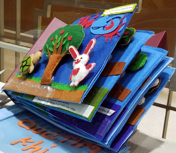  The Rabbit and The Turtle. Photo: Lam Dien / Tuoi Tre