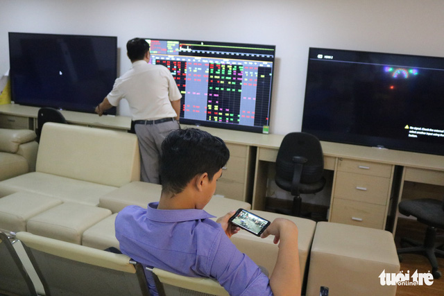 Vietnam's Yeah1 dissolves subsidiary as first-half profit drops nearly 50% - Ảnh 2.