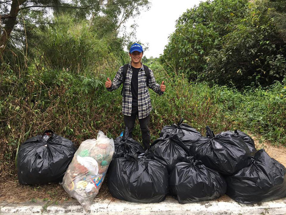 Huynh Ba Luc in Da Nang collects trash at Son Tra Peninsula. Photo: Supplied

