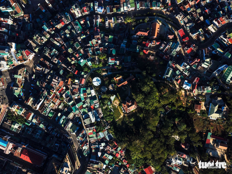 The ‘Dinh Tinh Truong’ provincial governor’s palace sits among a patch of woods on top of a hill in the center of Da Lat, Vietnam. Photo: Mai Vinh / Tuoi Tre
