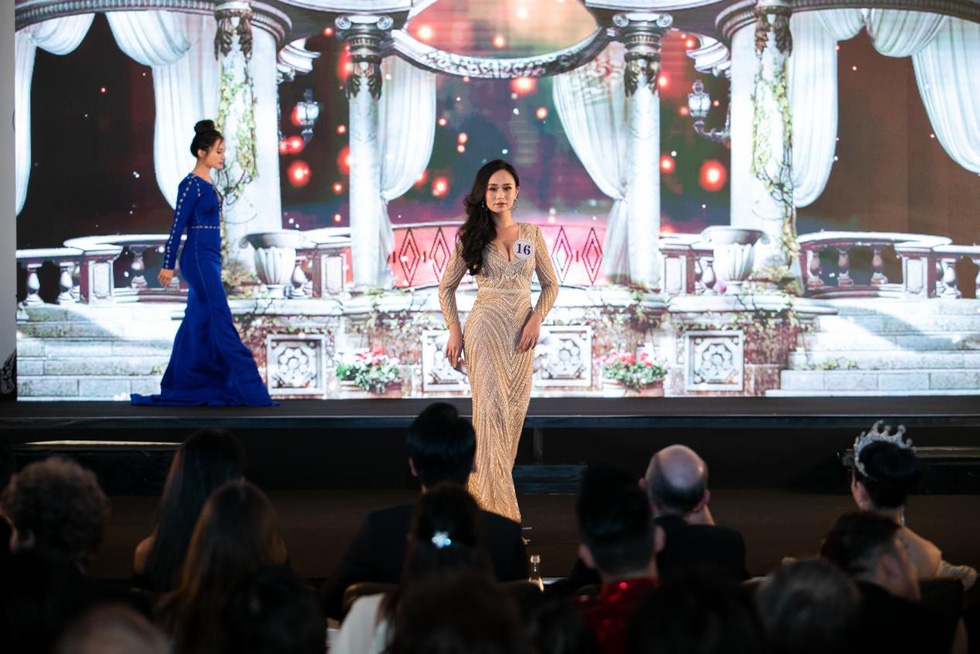 Tran Vu Huong Tra walks down the stage in the ball gown round at the finale night of Miss Vietnam World France 2019 in Paris on April 20, 2019. Photo: Supplied