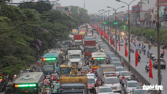A section of Ngoc Hoi Street in Hanoi is congested on April 26, 2019. Photo: Ha Thanh / Tuoi Tre
