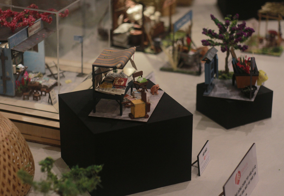 A model of a small shop selling old books. Photo: Mai Thuy / Tuoi Tre