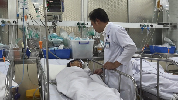 Vo Thanh Quoi is being treated at Cho Ray Hospital in Ho Chi Minh City. Photo: M.T / Tuoi Tre