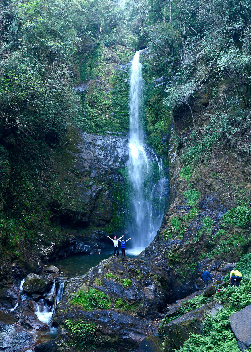 A waterfall on Ta Xua Mountain, Yen Bai Province. Photo: Hai Duong / Tuoi Tre