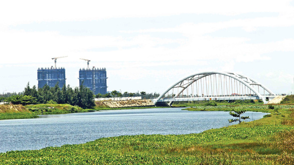 A bridge over the Co Co River in Da Nang. Photo: Truong Trung / Tuoi Tre