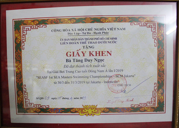 A photo of Ngoc’s certificate for her achievements at the SEA Masters Swimming Championships. Photo: Tuoi Tre