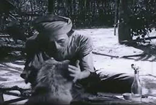 Old Hac and Cau Vang as supporting actors in a 1982 Vietnamese film.