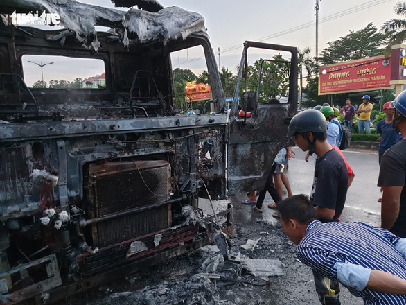 The cabin is seen after the fire. Photo: Duy Khanh / Tuoi Tre