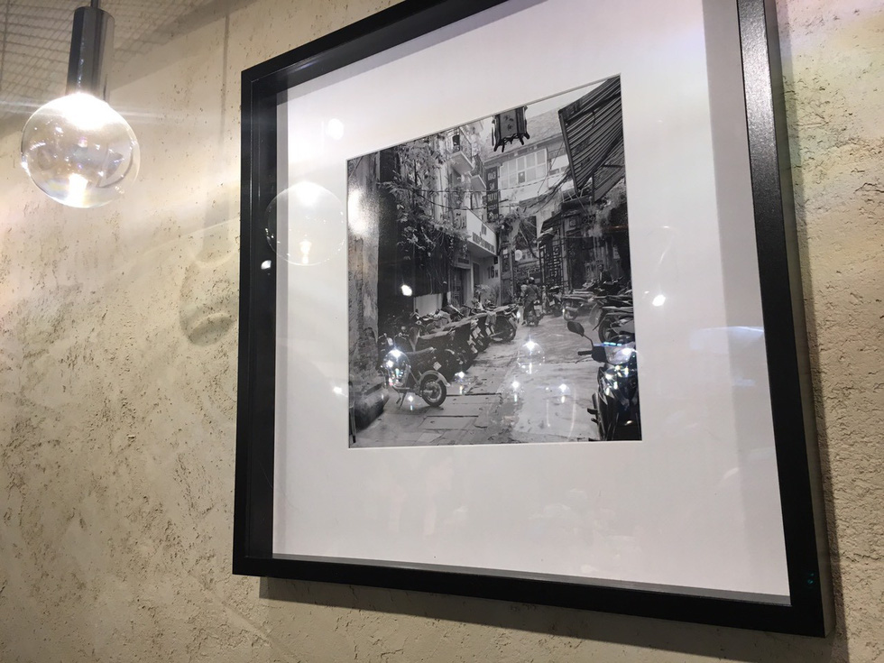 A photo of old-time Vietnam on the wall in 'Pho Thin Tokyo'. Photo: Ngoc Anh / Tuoi Tre