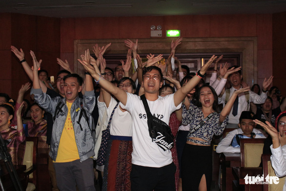 Young people cheer for performances at the cultural exchange night of the SSEAYP 2019 at the hall of the Ho Chi Minh City's Party Committee in District 3, November 10, 2019. Photo: Cong Trieu / Tuoi Tre
