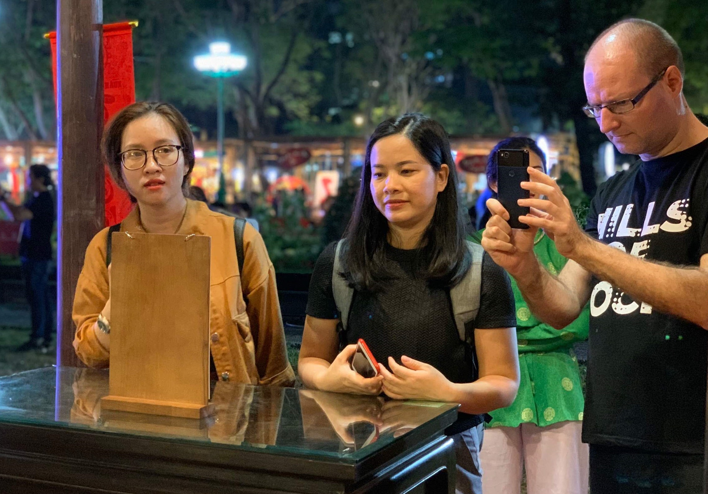 Bulgarian Hristo Ganev and his Vietnamese friends at the Tet Festival 2020 at Le Van Tam Park in Ho Chi Minh City’s District 1 on January 3, 2020. Photo: Tuoi Tre News/ Bao Anh