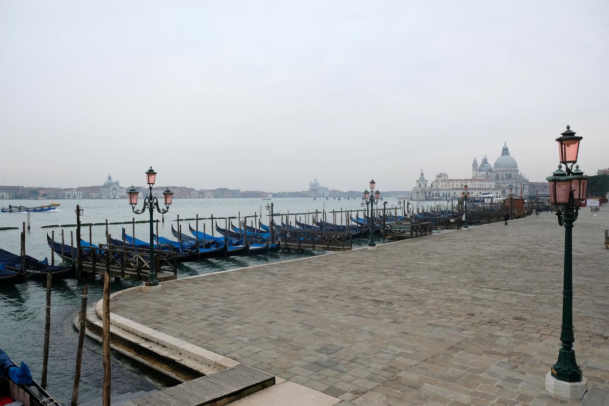 St. Mark's Square is virtually deserted after a decree orders for the whole of Italy to be on lockdown in an unprecedented clampdown aimed at beating the coronavirus, in Venice, Italy, March 10, 2020. Photo: Reuters