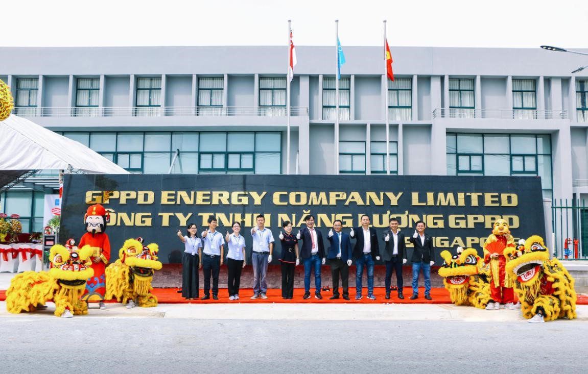 Representatives of World Steel Group and GPPD Energy Co. Ltd. Pose for a group photo at the handover ceremony in Binh Phuoc Province, Vietnam, October 19, 2020.