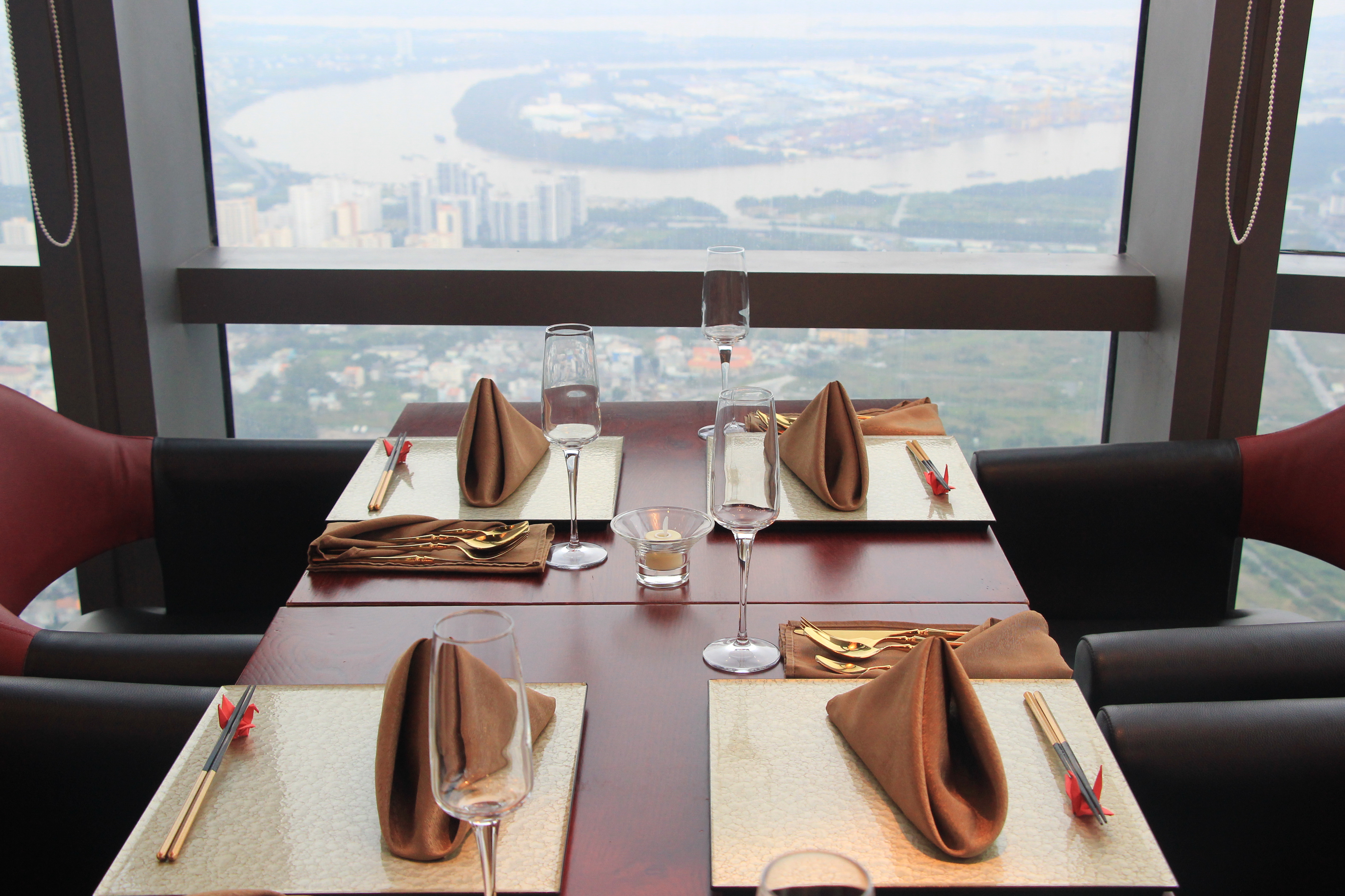 Dining tools displayed at Miwaku Premium Restaurant on the 80th floor at the 81-story Landmark 81 in Ho Chi Minh City's Binh Thanh District is seen in this photo taken on October 22, 2020. Photo: Dong Nguyen/ Tuoi Tre News