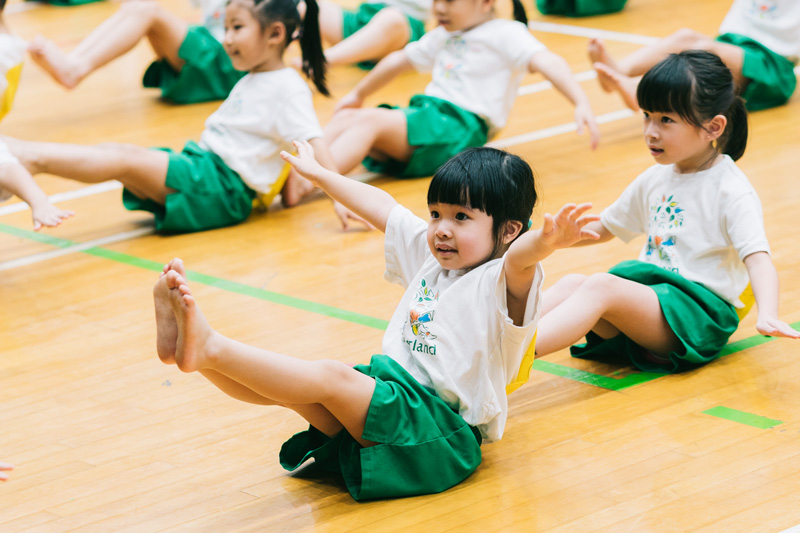 Physical exercise not only makes children healthy, 
but also helps them develop intelligence.