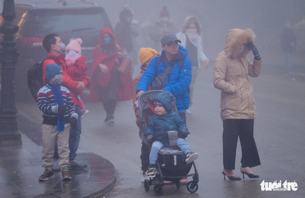 Tourists visit Sa Pa Town, Lao Cai Province, Vietnam, December 31, 2020. Photo: Nam Tran / Tuoi Tre