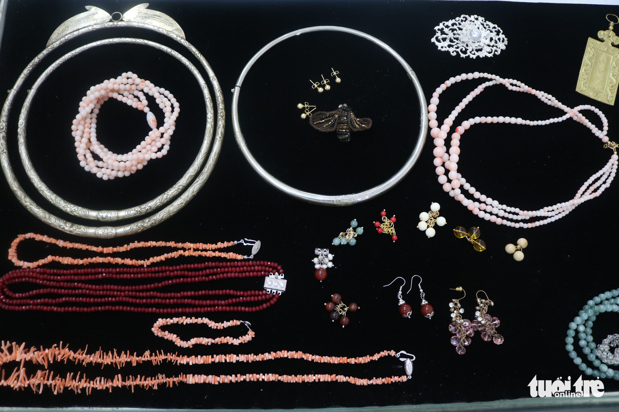 Accessories and jewelry under the Nguyen Dynasty made by Tran Quang Minh Tan
