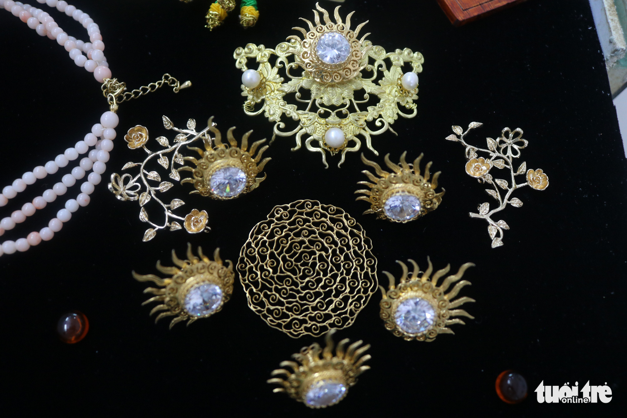Accessories and jewelry under the Nguyen Dynasty made by Tran Quang Minh Tan