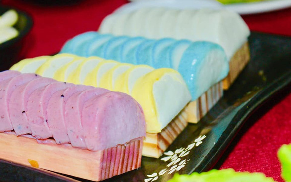 Fried fish paste with dragon fruit and other vegetables as one of the main ingredients are most sought-after products by Nguyen Thu Hong’s company. Photo: C.K. / Tuoi Tre