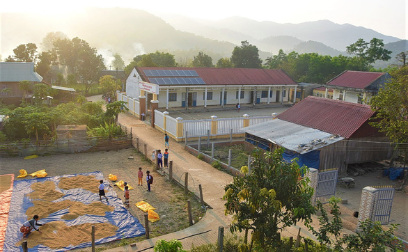 Canh Tien Primary School is located right in the middle of the village. – Photo: Lam Thien/Tuoi Tre