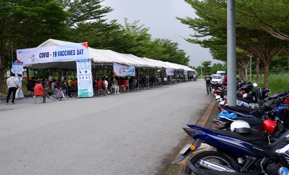 Tenants receive vaccinations on BW Vaccination Day at BW Supply Chain City (BWSCC).